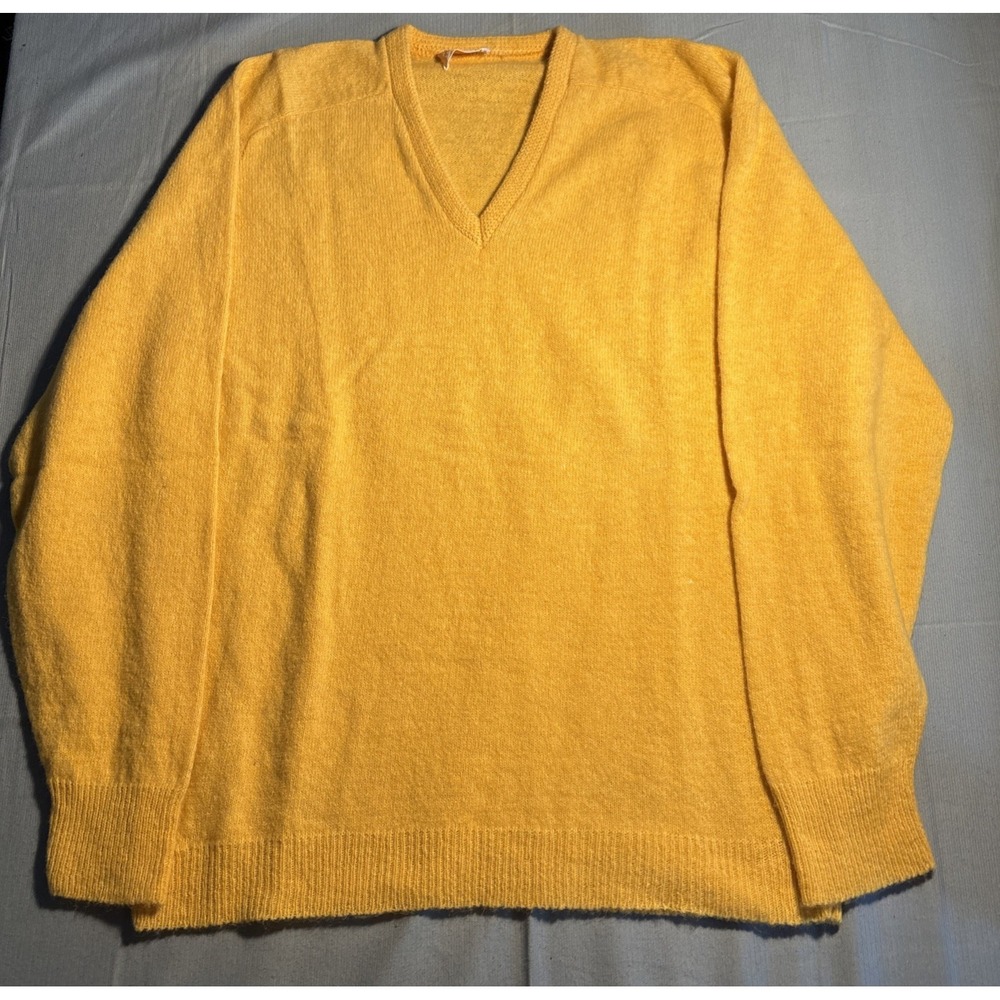 Vintage Sportswear Mustard Yellow V-Neck Sweater Mens Large Mohair Style Knit